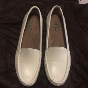Women flats